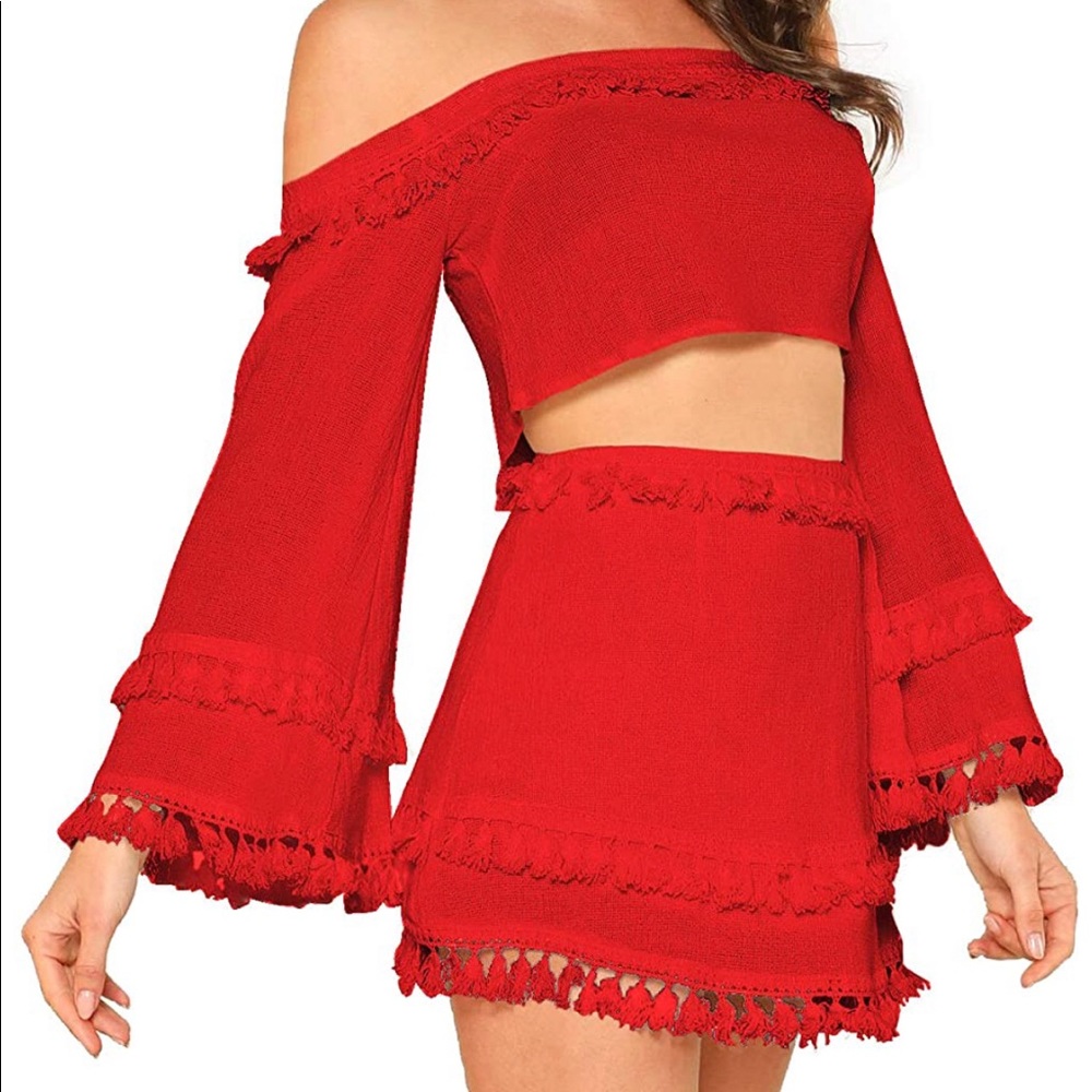 Off the shoulder 2 piece skirt